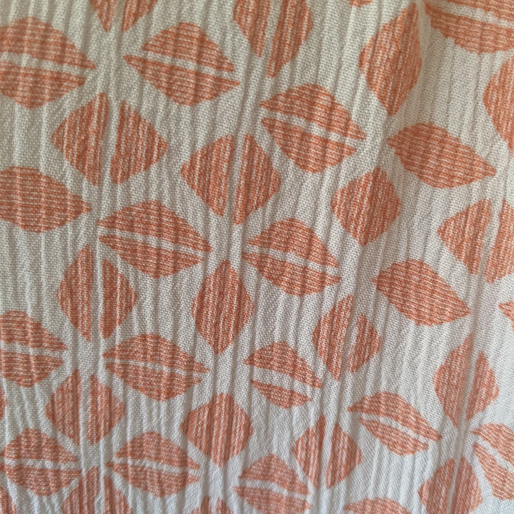 FREE WITH PURCHASE!  Liz Claiborne peach and white blouse, size L - Picture 3 of 5